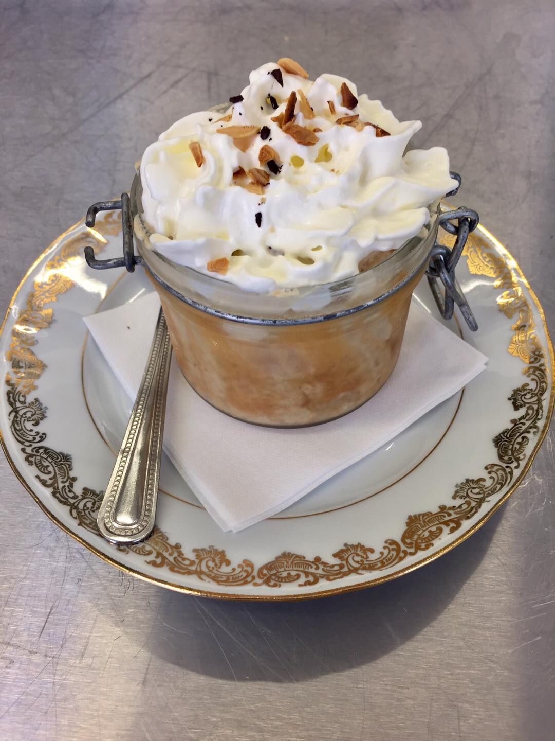 Charlotte aux pommes maison.