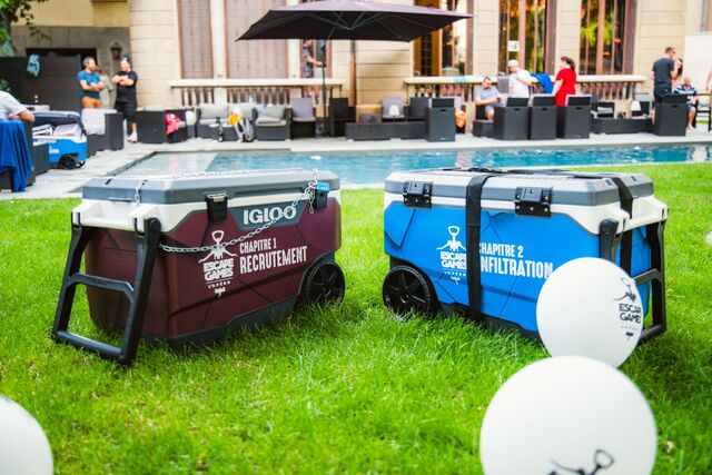 Les glacière sont verrouillées par des codes, vous disposez de dossiers pour comprendre comment les ouvrir