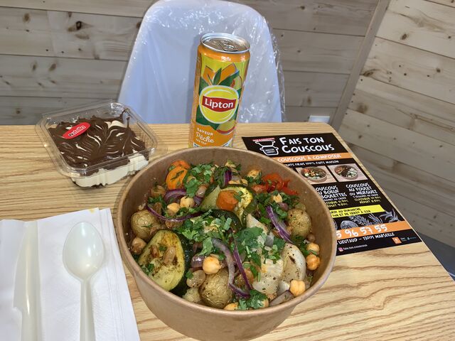 Formule couscous légumes ,boisson et dessert