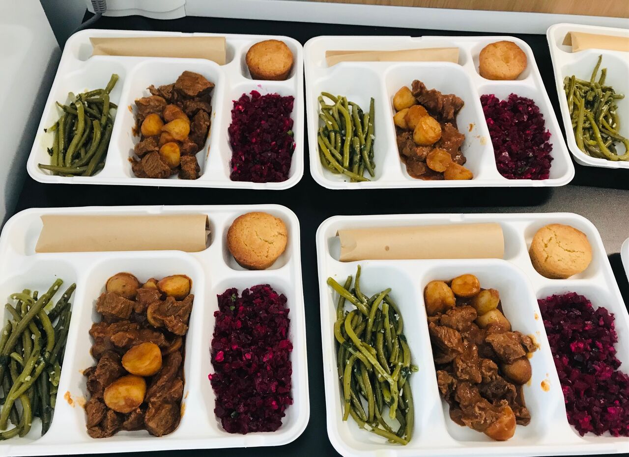 Livraison plateaux repas pour les entreprises, organisations ou associations.