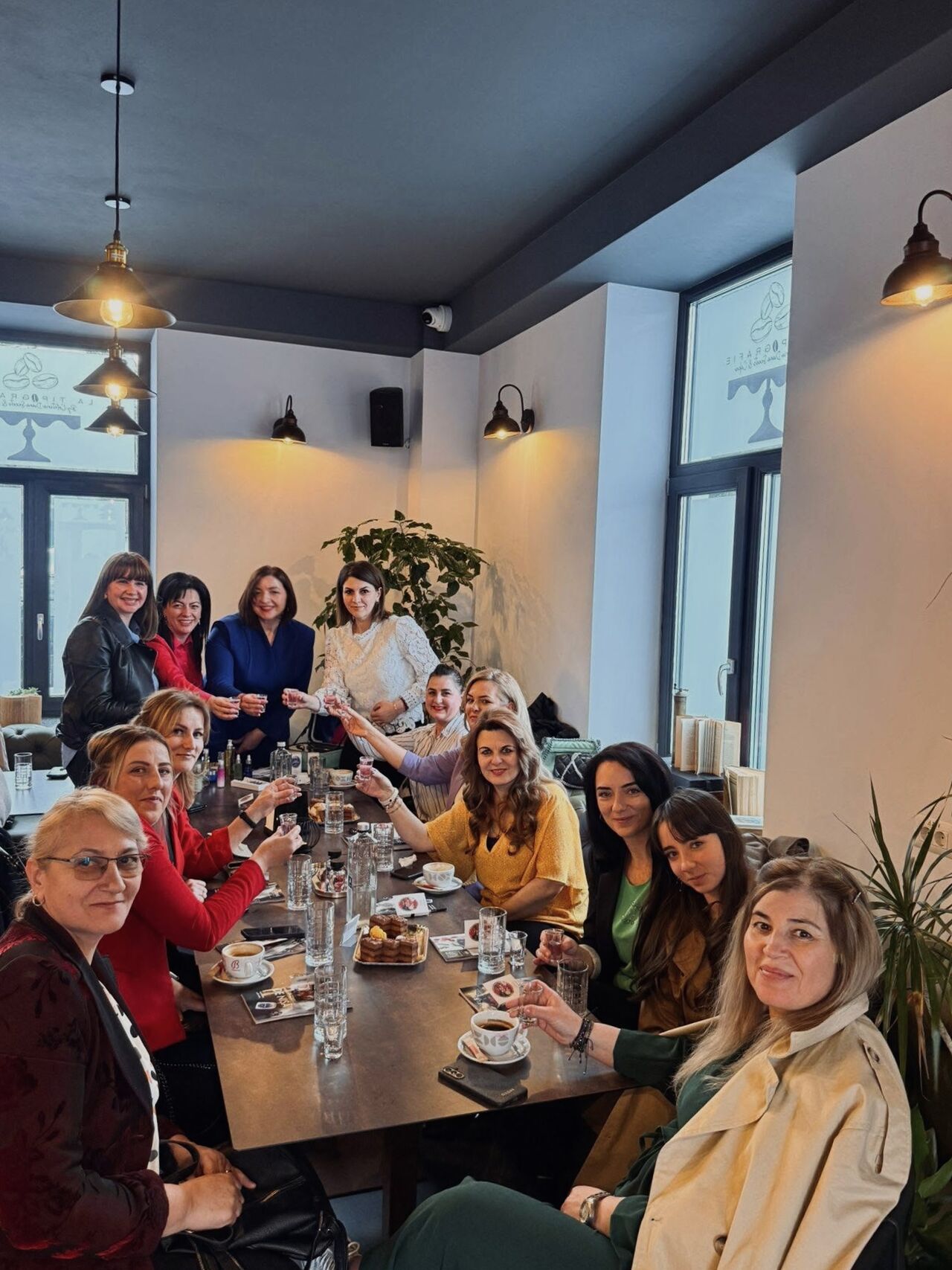 Mai mult decât o cafenea!