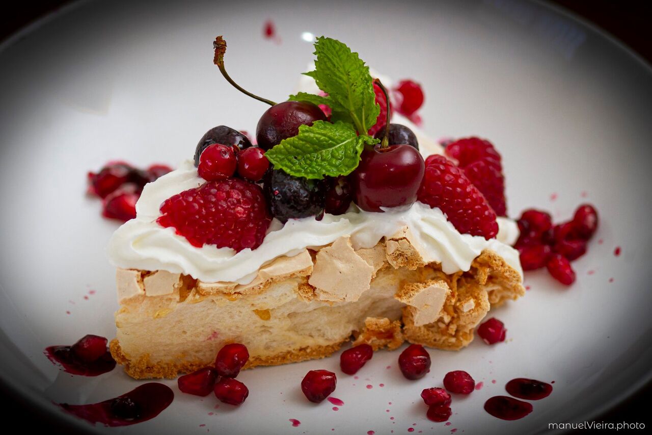 PAVLOVA DE FRUTOS VERMELHOS