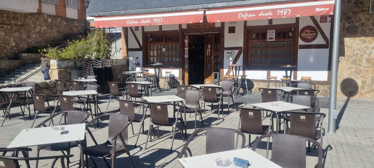 Fachada con terraza