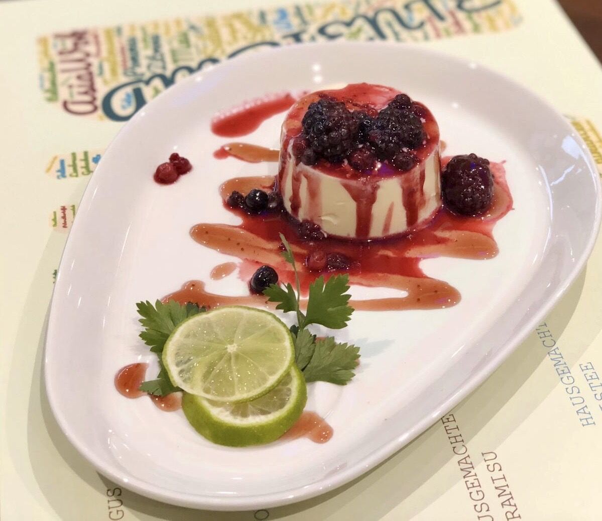 Panna Cotta mit Erdbeersoße