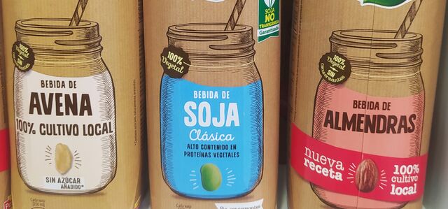 Elige tu bebida favorita para cafés o batidos entre: Avena, Soja, Almendras o leche Sin lactosa.