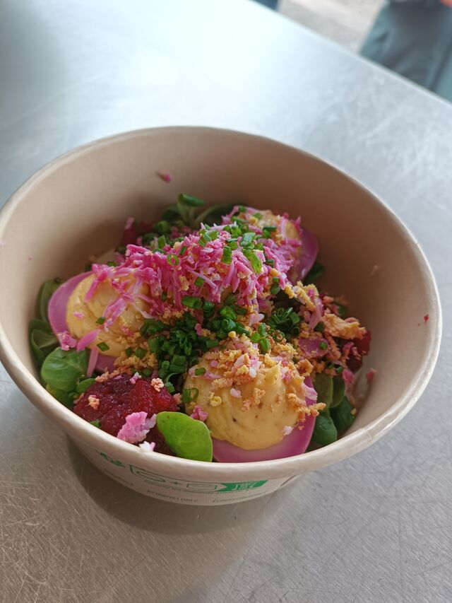 Oeufs mimosa betterave 