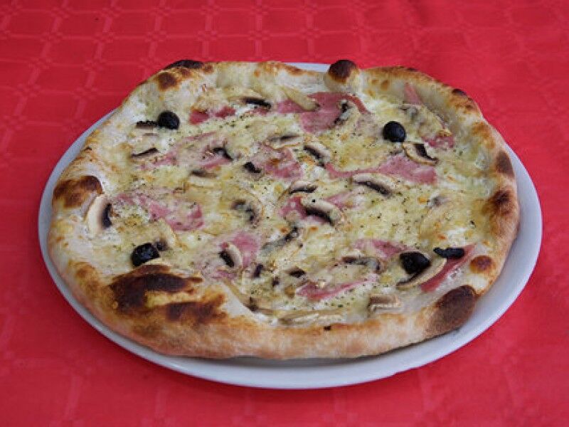 REINE BLANCHE
Jambon, champignons, fromage