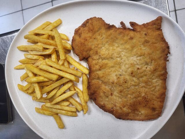Schnitzel mit Pommes