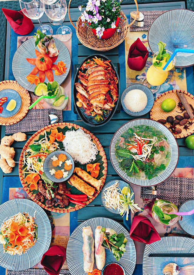 Alle Essen sie können einfach nur bestellen, wir liefern kostenlos zu ihnen nach Hause!!
