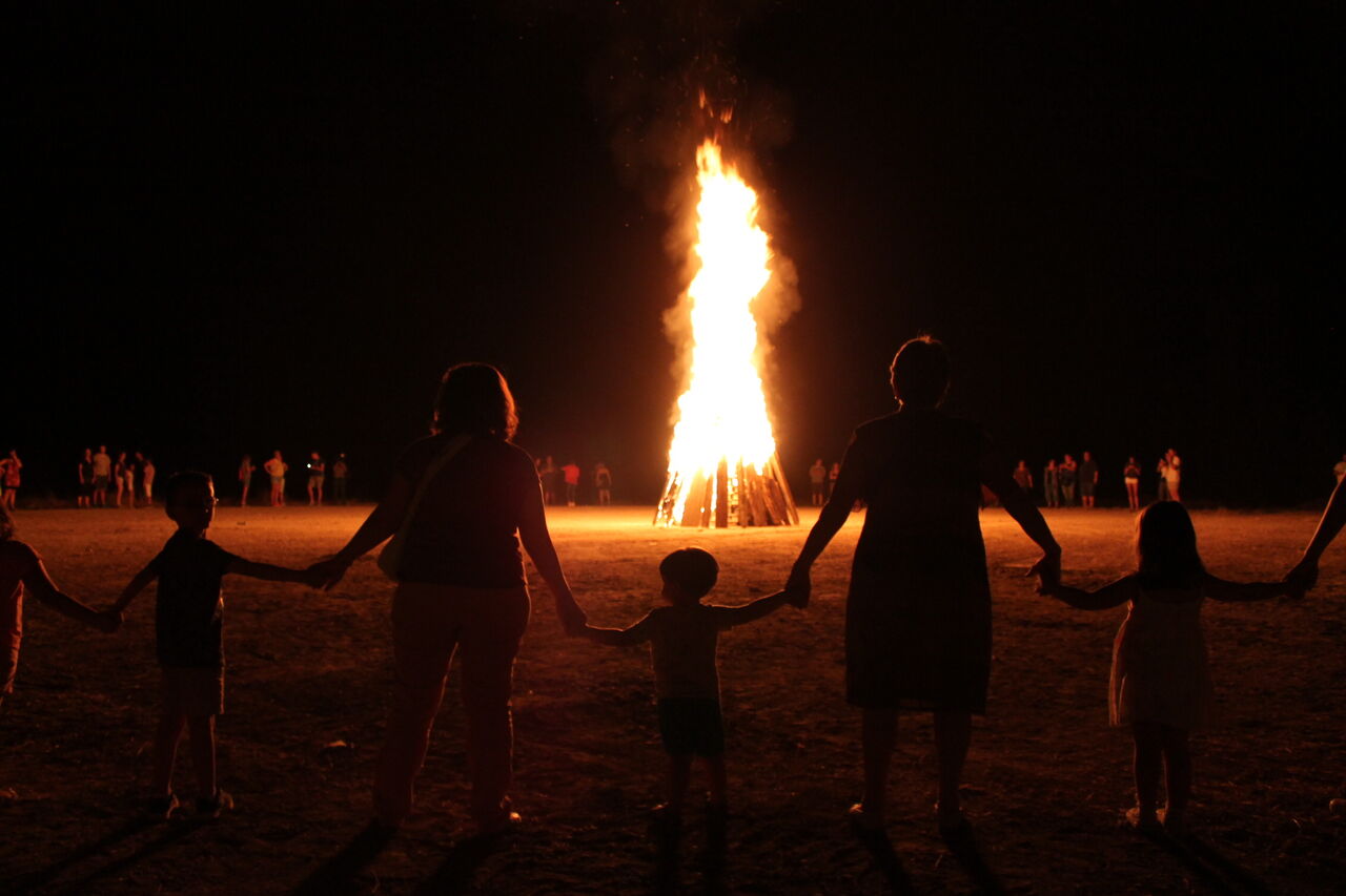 La noche de San Juan en la Cueva de la Luna