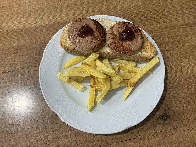 TOSTA DE FOIE Y FRAMBUESA