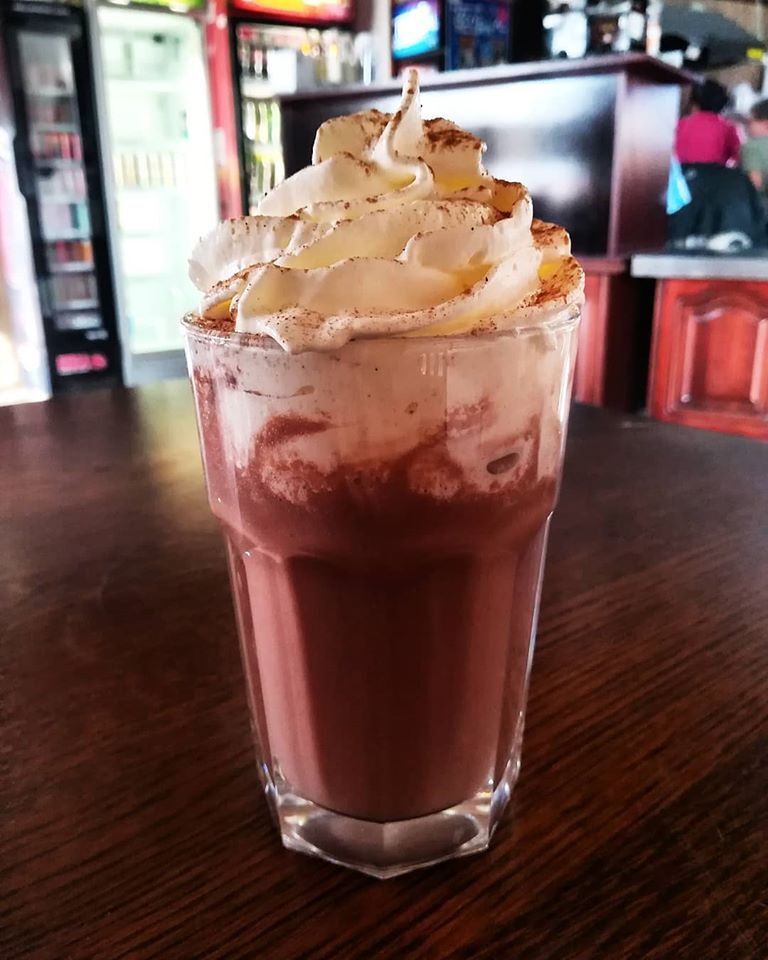 Forró csokoládé
Tejcsokis, étcsokis, fehércsokis valamint fahéjas-narancsos-étcsokis ízben!