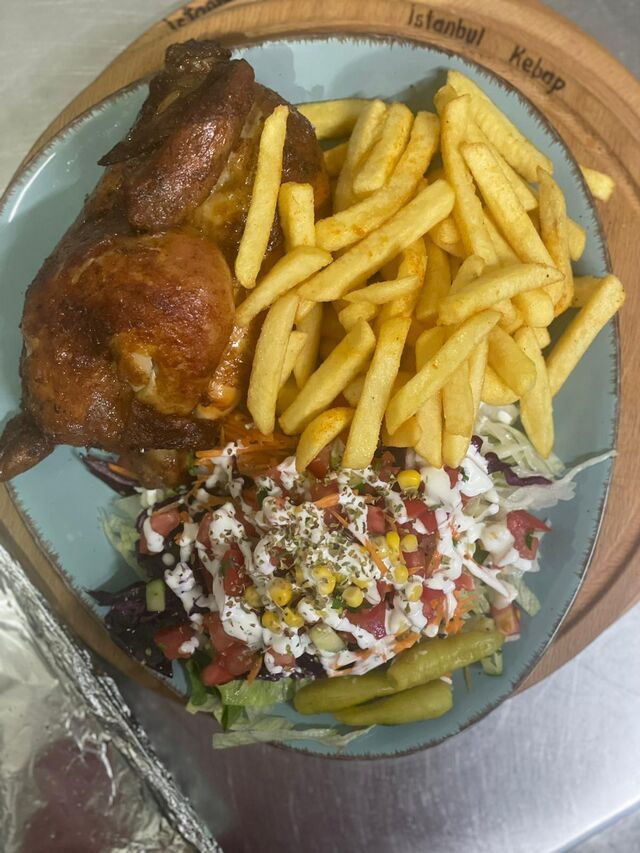 Grill Hähnchen Pommes-Salat