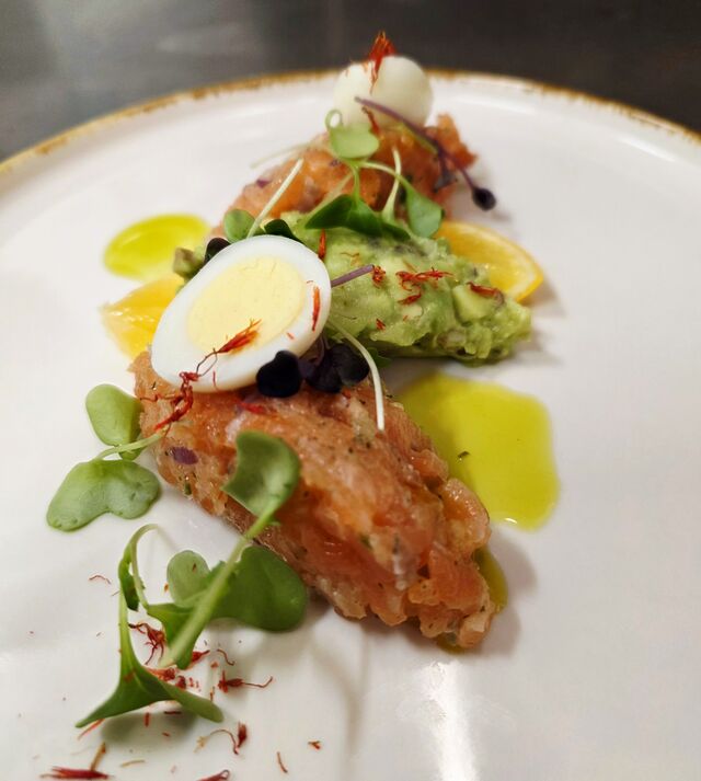 Tartar z lososa a avokáda