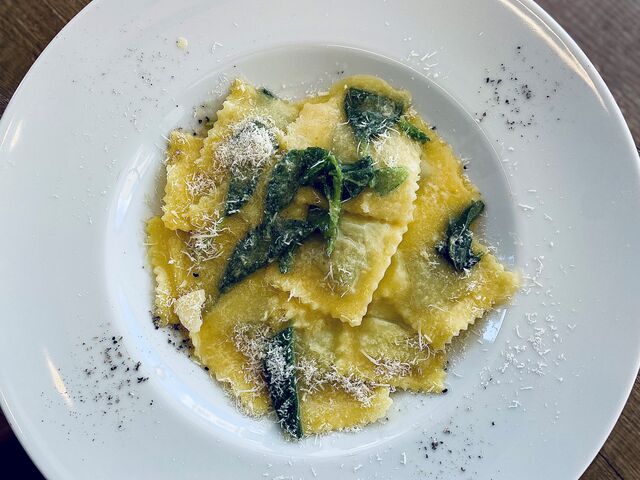 Ravioli burro e salvia 