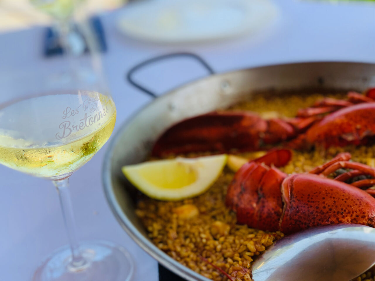 Paella con bogavante al estilo de la Bahia de Moraira