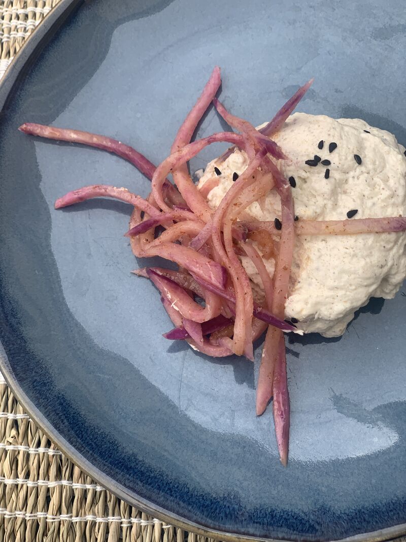 Mousse de colin au wasabi, radis blue meat