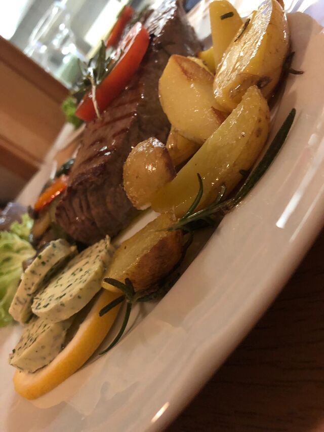 Bistecca al Burro mit Rosmarinkartoffeln 
