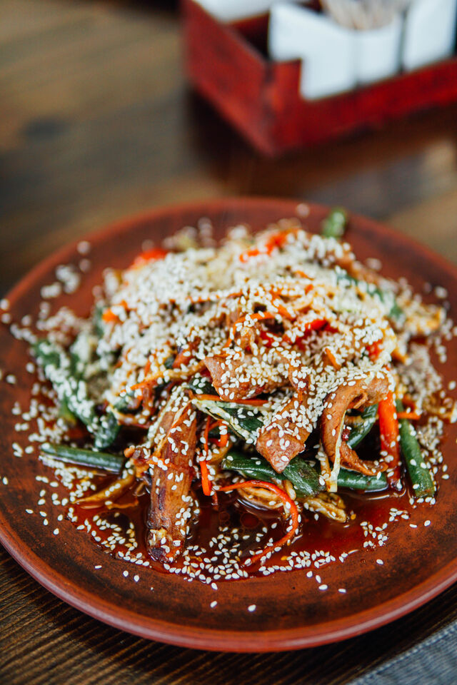 Теплий салат з телятини