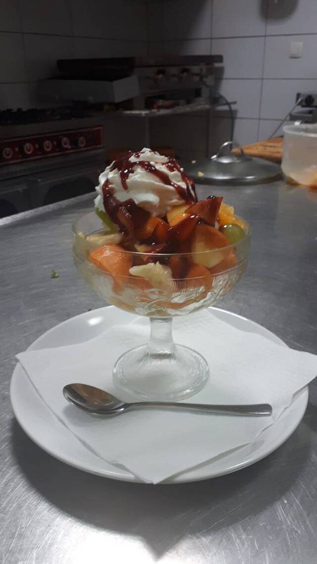  Our great dessert and fresh fruit salads.
