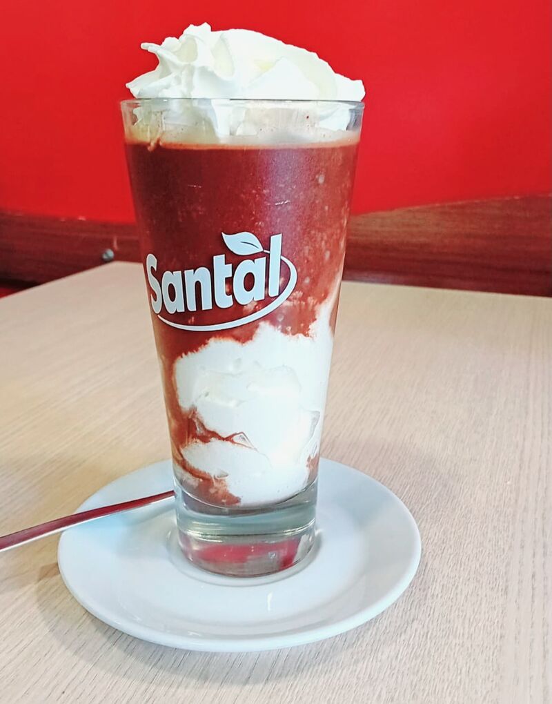 Granita al cioccolato con panna