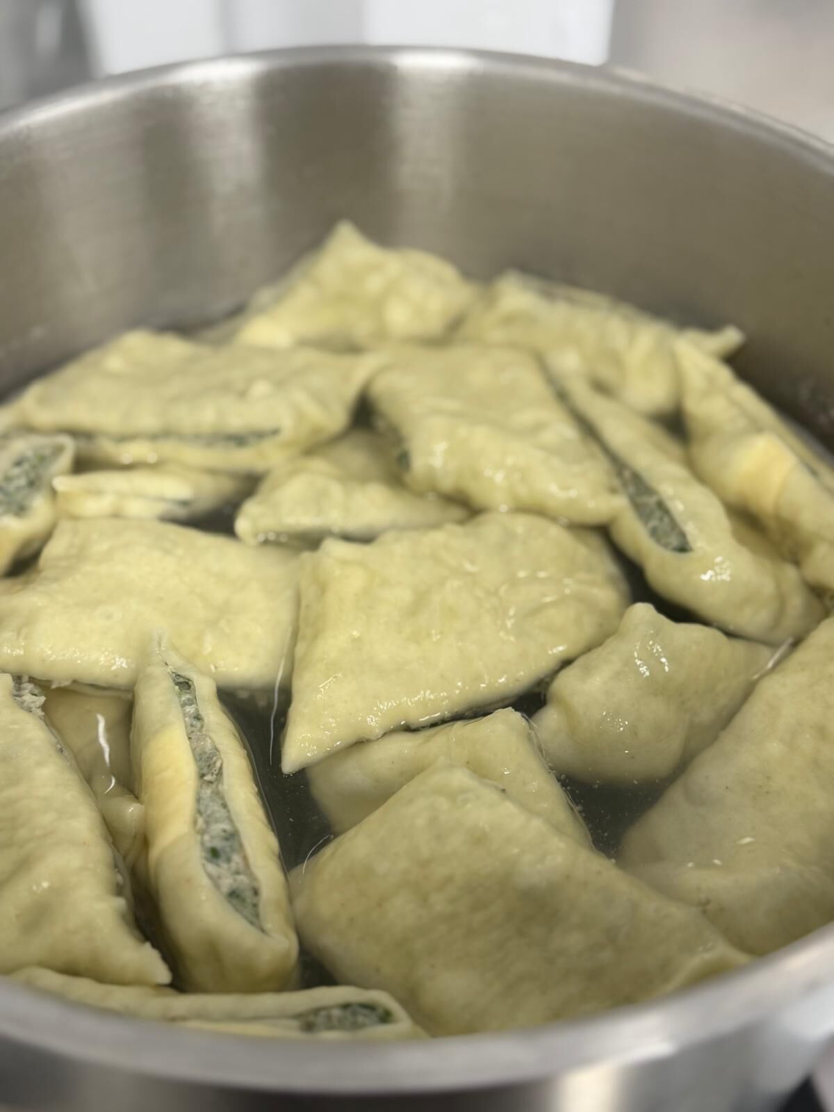 Maultaschenherstellung bei Maultaschenwelt