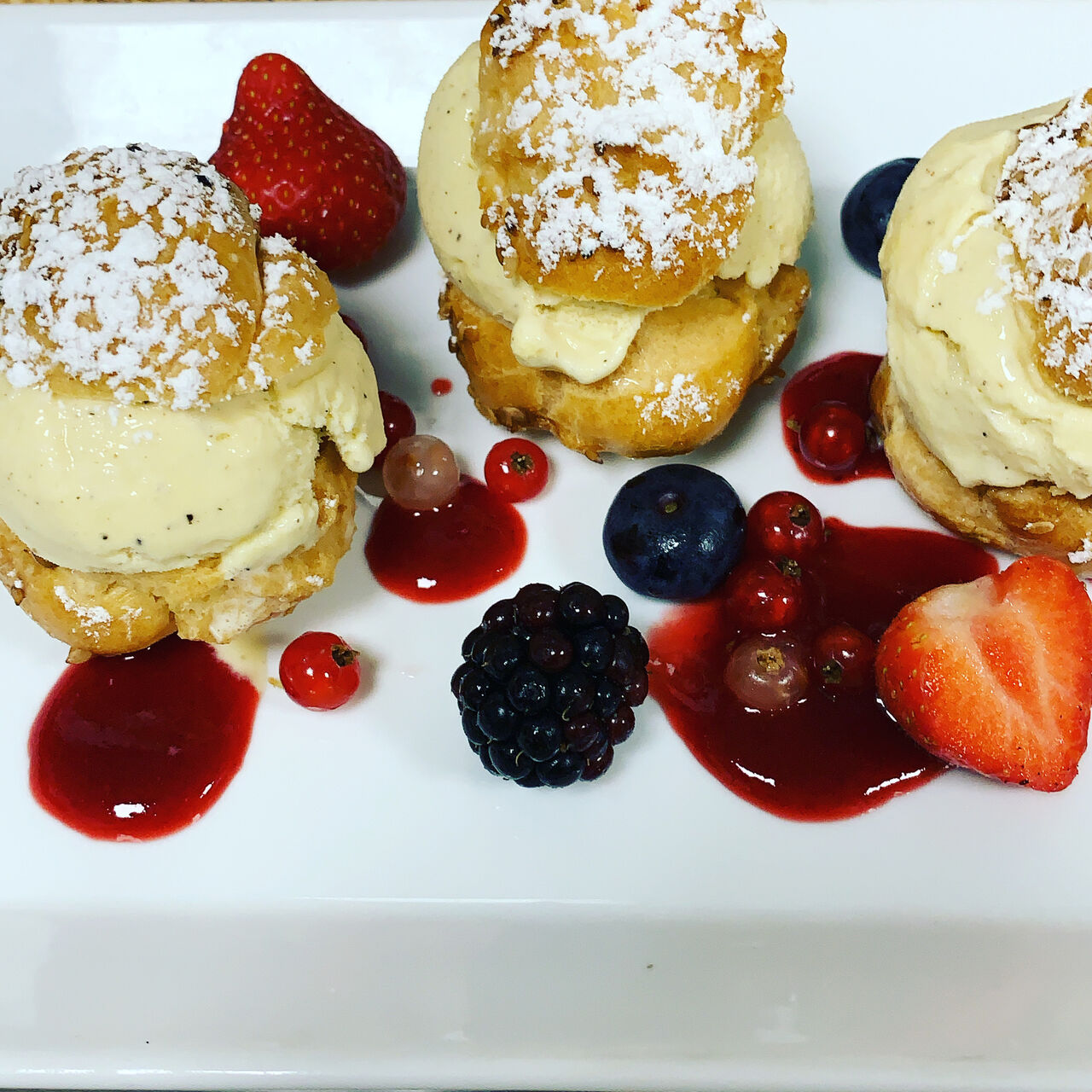 profiteroles aux fruits rouges