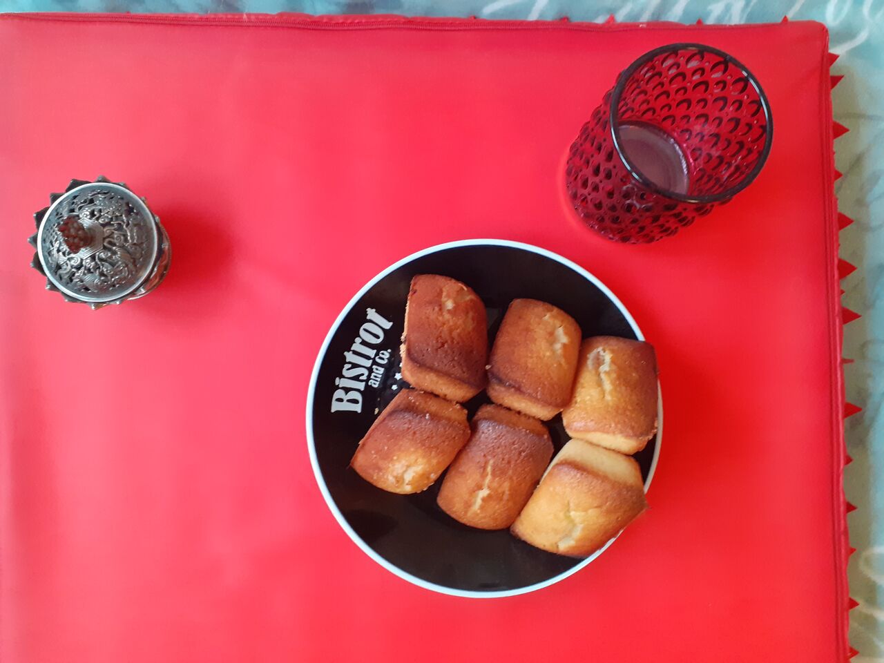 Financiers amandes miel sans gluten ni lactose. Un délice. Un fondant extra...il manque le petit café pour accompagner 