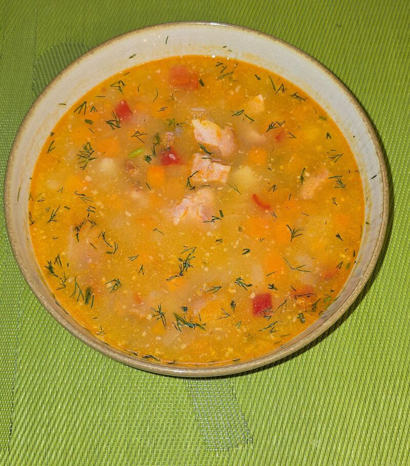 Ciorbă de fasole uscată cu afumătură