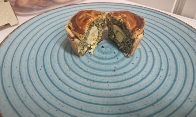 TORTINO CON UOVA DI QUAGLIA E VERDURE