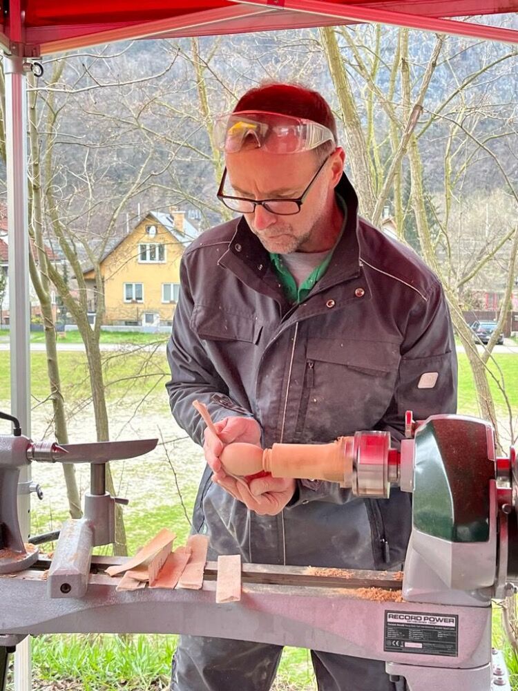 Velikonoční tvoření - dřevěná vajíčka