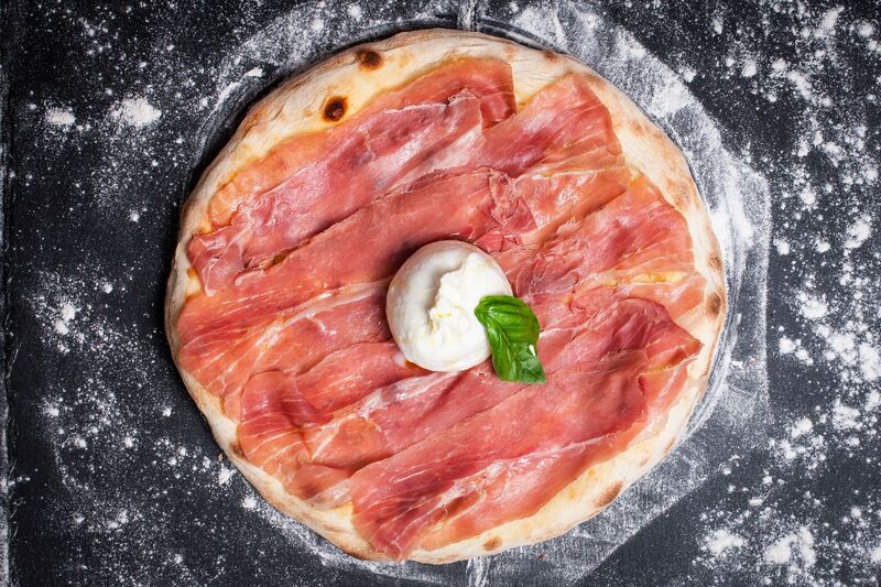 Focaccia Gourmet!
Crudo di San Daniele Picaron e burratina pugliese DOCG.