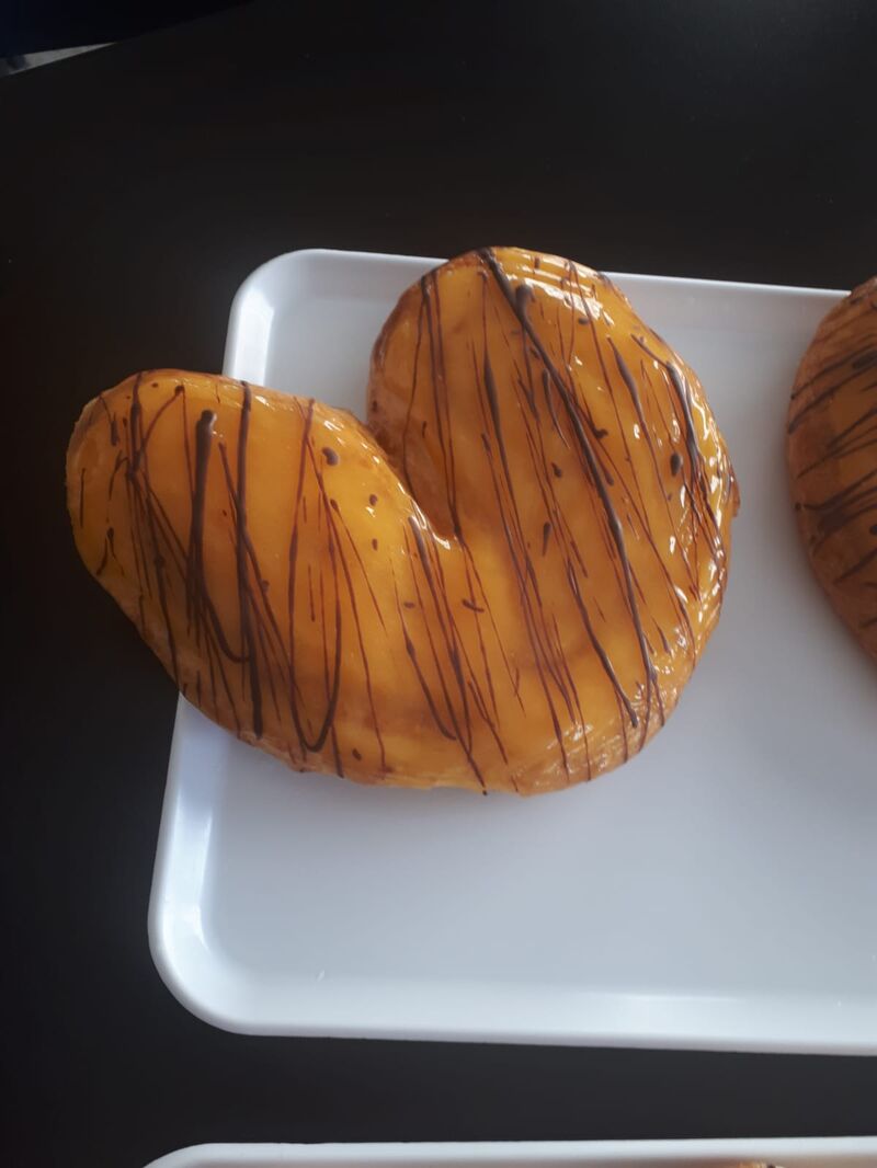 Palmeras de yema tostada y chocolate serpenteado