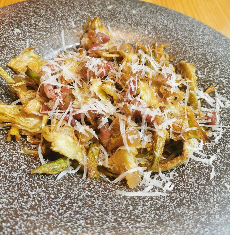 ALCACHOFAS FRITAS A LA CARBONAA IBERICA. NUESTROS FUERA DE CARTA