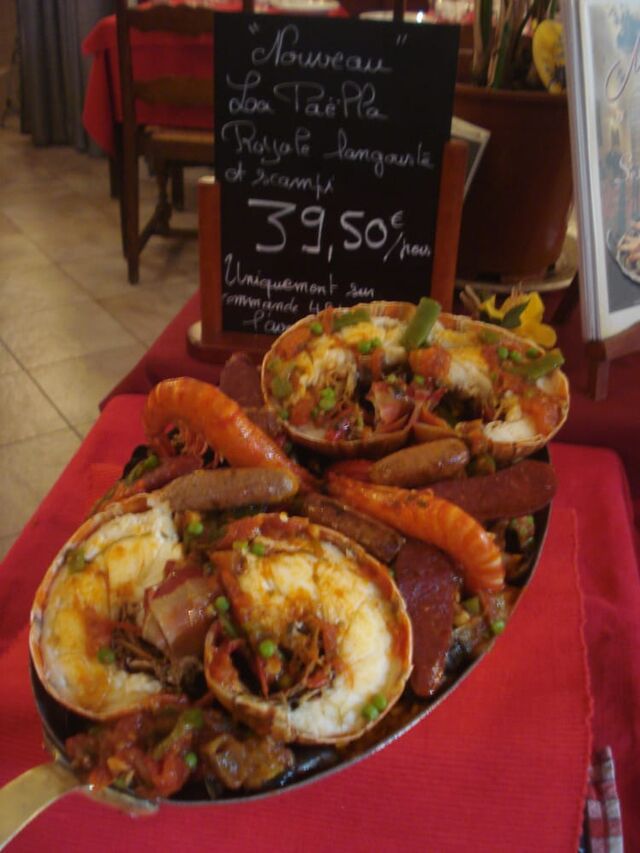 Paella royale avec langouste