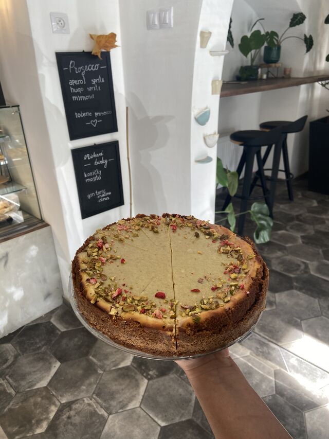 Pistáciový chessecake