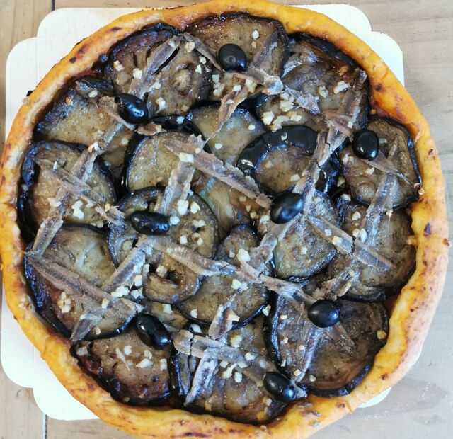 Spéciale
(tomate fraîche aubergine anchois) moyenne 12 euros