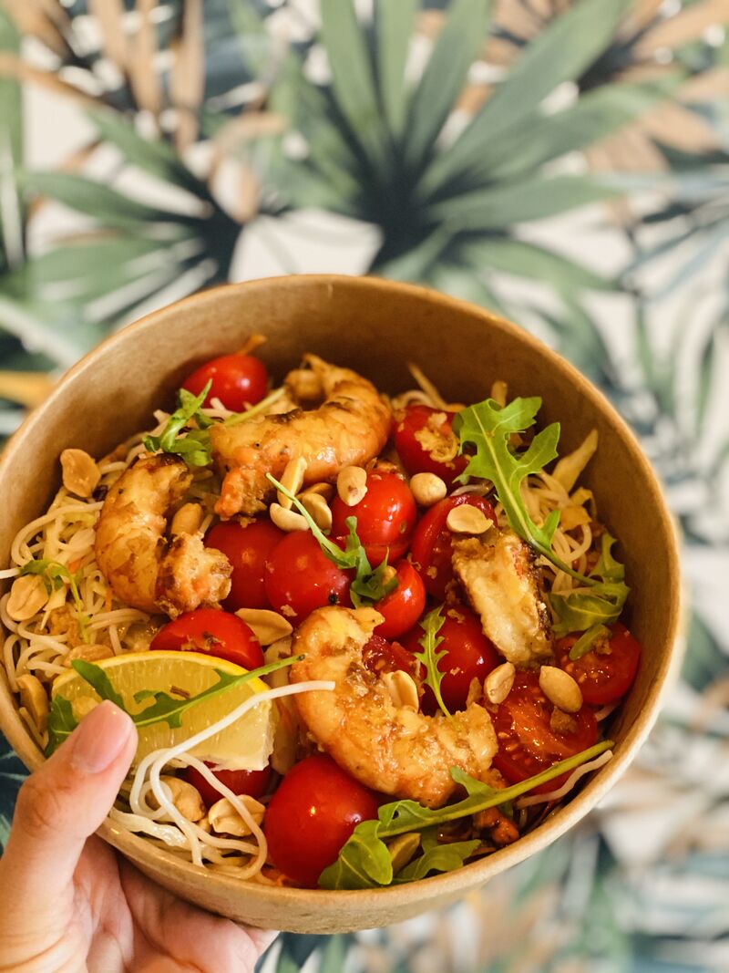 Wok de Gambas
Nouilles, tomates cerises et roquette 