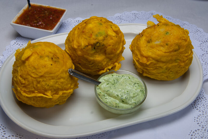Patatas rellenas con verduras, patata, guiso al estilo colombiano