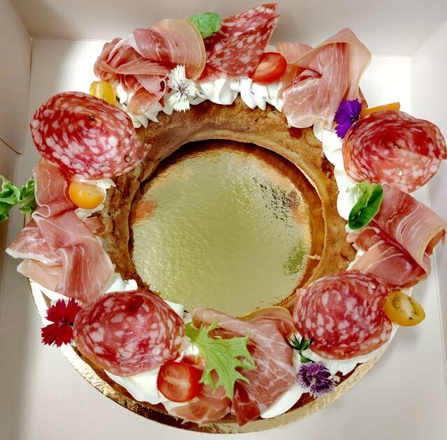 Couronne apéritive charcuterie 