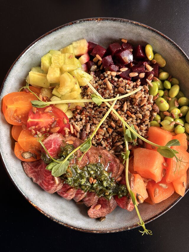 Poke bowl tataki de boeuf 