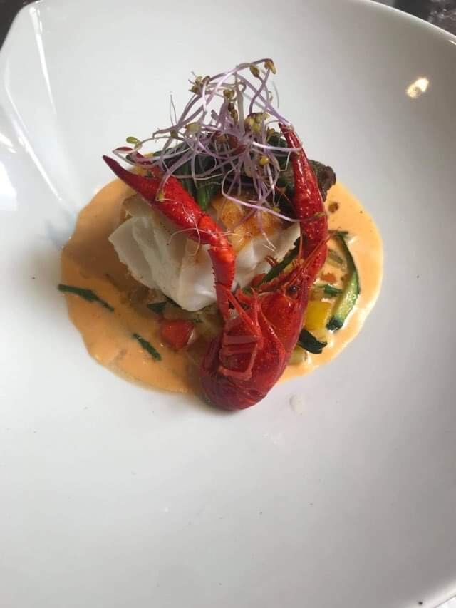 Dos de cabillaud rôti petits légumes crème d’écrevisses 