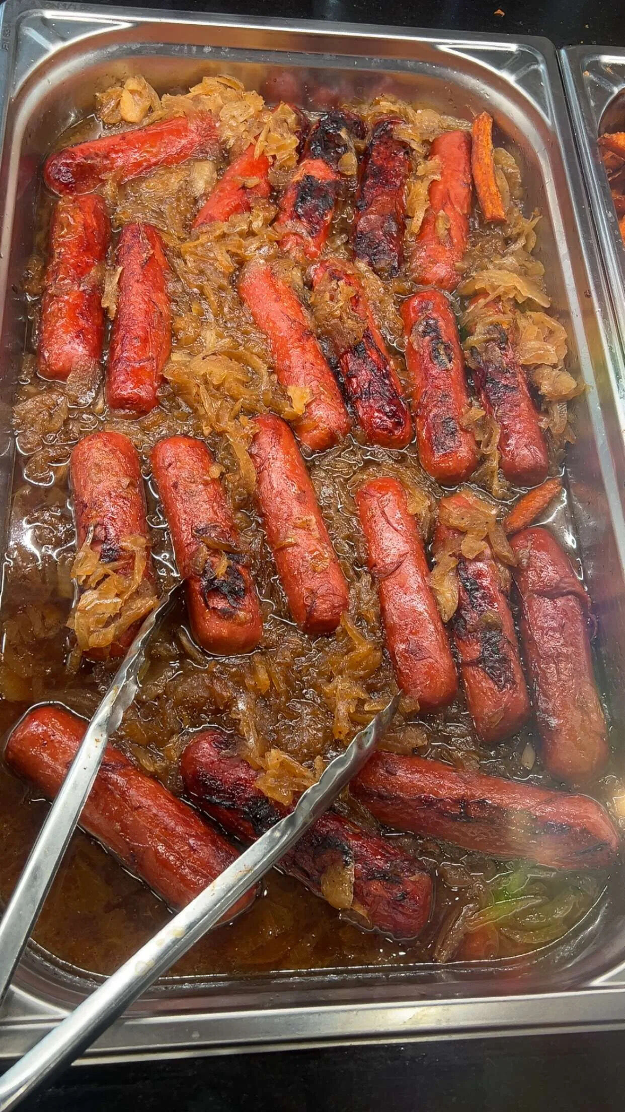 saucisse avec des oignons Caramélisé 