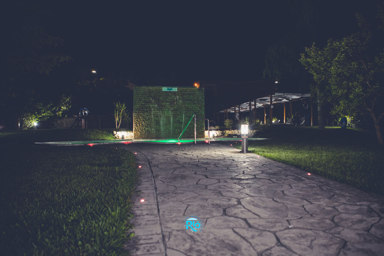 Viale Idromassaggio di notte