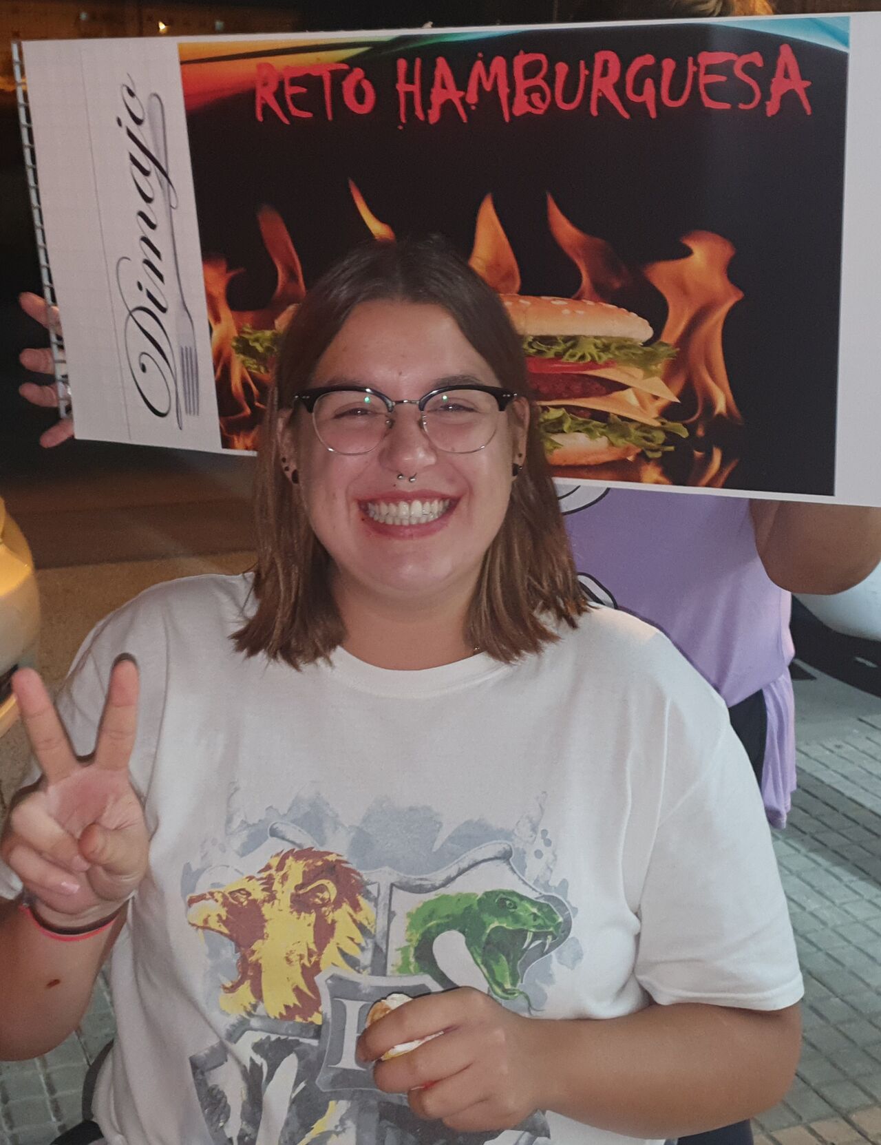 Primera ganadora de la Hamburguesa super picante. Felicidades ? 