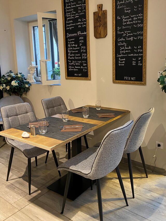 Venez découvrir notre intérieur chaleureux