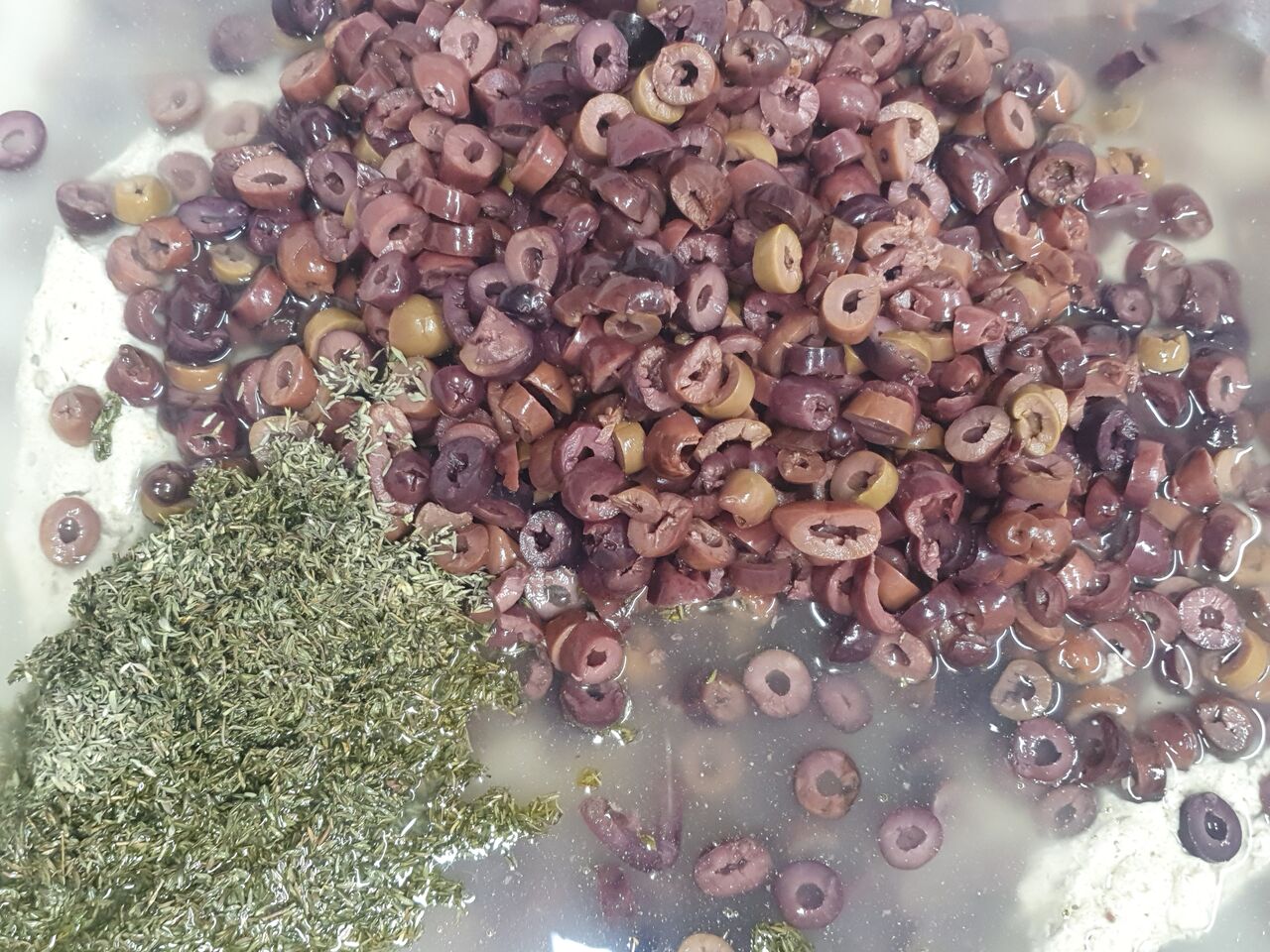 Mélange Garrigue : olives, thym, huile d'olive