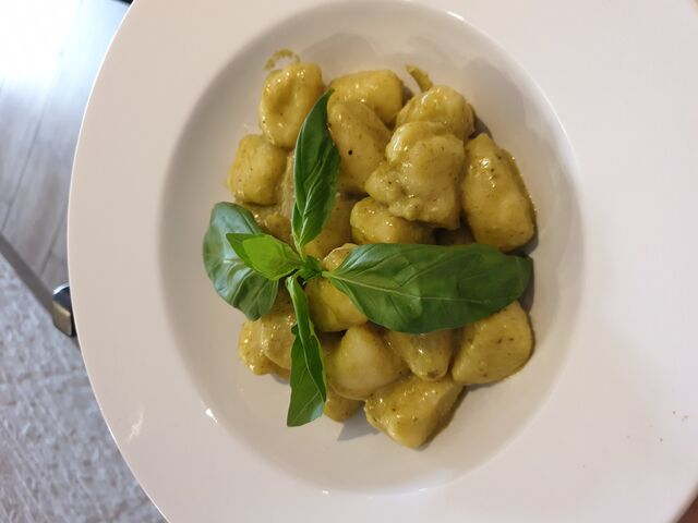 Gnocchi al pesto genovese 