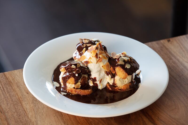 Profiteroles au chocolat