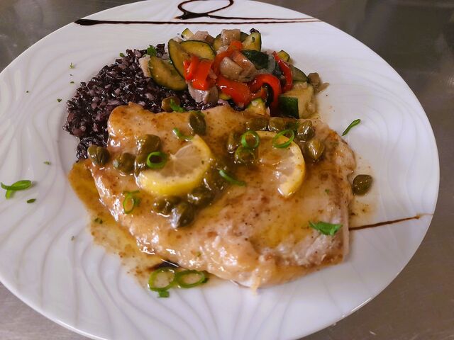 FILET DE LIEU NOIR CAPRES ET CITRON AVEC SON RIZ VENERE